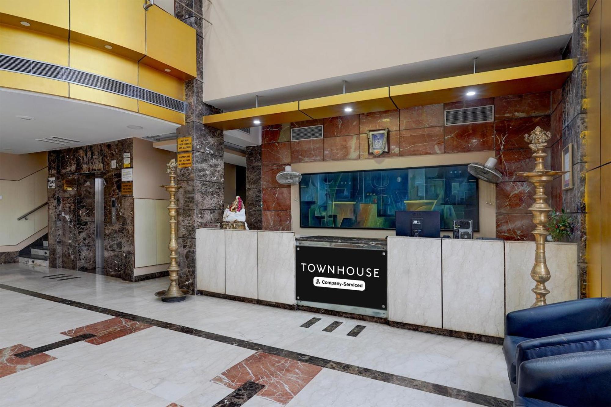 ホテル Super Townhouse Koyambedu チェンナイ エクステリア 写真