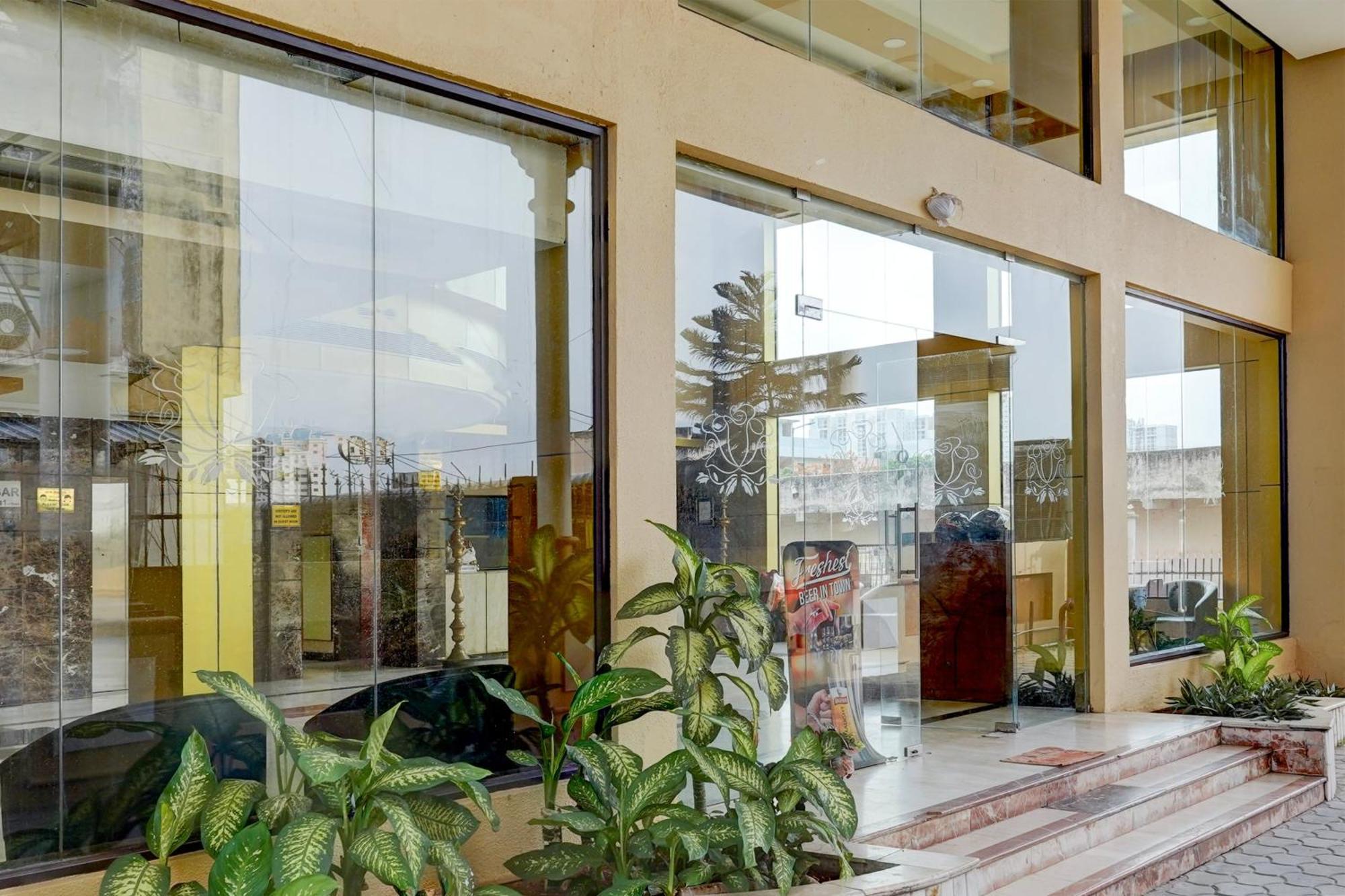 ホテル Super Townhouse Koyambedu チェンナイ エクステリア 写真