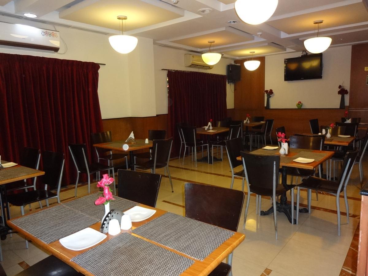 ホテル Super Townhouse Koyambedu チェンナイ エクステリア 写真
